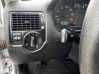 Volkswagen Golf IV 1.6i 77Kw Special- Klima - 13
