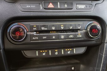 Kia ProCeed 1.6 T-GDi GT A/T - 13