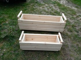 dřevěné vyvýšené zahradní záhony, květináče, jahodníky - 13