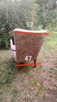 Historické křeslo s dřevěnými područkami - 13