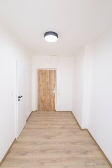 Pronájem bytu 2+1, 52 m², Praha – Chotutická - 13