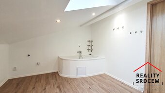 Pronájem podkrovního bytu 4+kk, 95 m2, ul. Nivnická, Ostrava - 13
