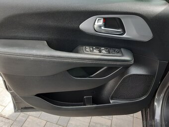 Chrysler Pacifica 3,6L, 7míst, adapt, nový model, 38.000km - 13