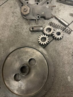 Tatra 87 motor - náhradní díly - 13