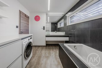 Prodej  luxusní vily ze 30. let, ul. Tilschové - 13