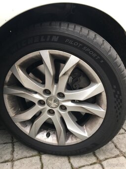 Prodám Peugeot 508 SW r. 2011 v plné výbavě - 13
