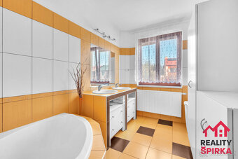 Prodej RD 5+1, garáž, CP 495 m², Staré Město u Moravské Třeb - 13