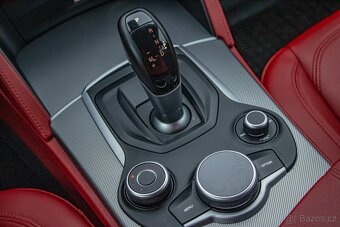 Alfa Romeo Stelvio 2.0 AWD A/T - ZÁRUKA 1rok/20 000km - 13