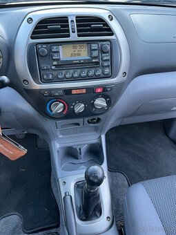 Toyota Rav4 2.0D-4D 4WD - 2003 - 153.100km - nové ME+TK - 13