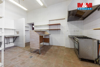 Prodej rodinného domu 500 m², Mlečice - 13