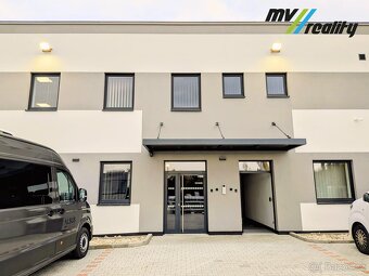 Milovice, pronájem moderních kanceláří o velikostech 20,5 m2 - 13