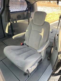 Chrysler Grand Voyager 2.8 CRD - 13