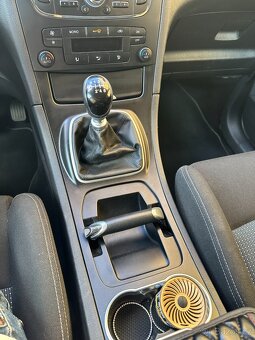 Ford S-Max - 13