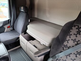 Tahač návěsů SCANIA R580 A64NA, plus návěs Goldhofer STZ-L - 13