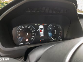 XC 90 R-Design BLUE 2018 63tis km - 13