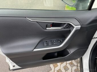 Toyota RAV4 2,5 hybrid 4x4 EXECUTIVE - 13