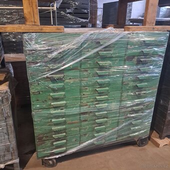 Industriální, tovární, sběratelský nábytek - 13