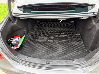 Mercedes Benz E220d 4.matic - 13