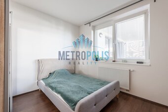 Luxusní byt 4+kk s balkóny, parkovacím stáním a výbornou obč - 13