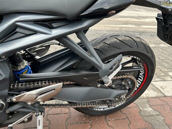 Triumph Street Triple 675 2015 ČR - 13