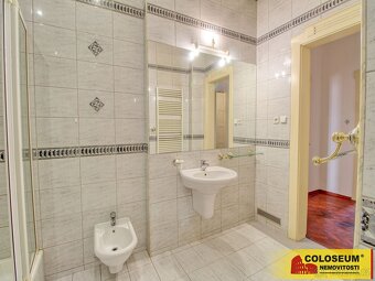 Znojmo, pronájem bytu 3+1, 96 m2, centrum města - byt - 13