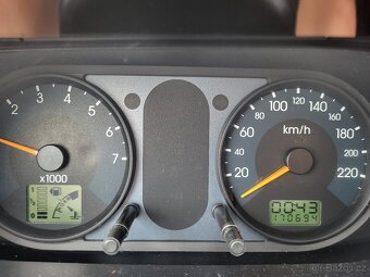 Ford Fiesta MK5 1.4i benzin - 13