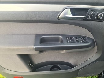 Volkswagen Touran - 13