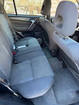 Toyota RAV4 2.0 D4-D 85kW 4x4 2004 1.majitel - 13