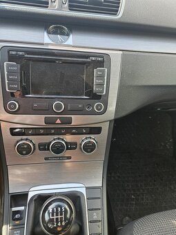 VW Passat B7 2.0TDI 103kW Bussines edition - 13