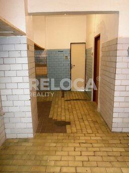 Obchod 60m2, Slaný, Soukenická ul v centru Slaného vstup z r - 13