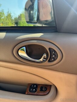 Jaguar XK8 - 13