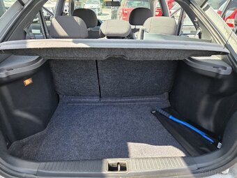 Hyundai Accent 1.4 - 13