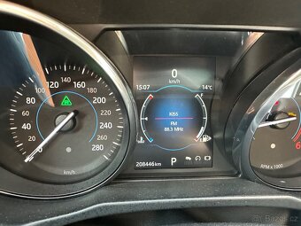 Jaguar XF 2.0d 2015 - 13
