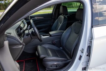 Opel Insignia country tourer 4X4 /aj na splátky/ - 13
