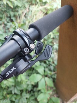 Horské kolo GIANT  KARBON - 13