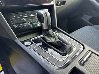 Volkswagen Passat GTE 2021 - 13