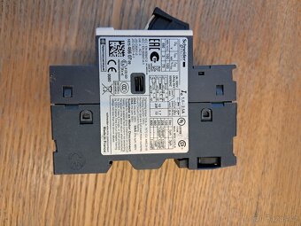 Drobný elektromateriál - 13