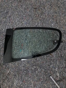 Peugeot 107 kapota, blatníky, přední světla, zadní okno - 13