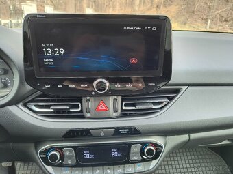 Hyundai i30 combi 1.majitel, garážované rok 2023 - 13