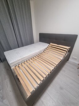 Čalouněná postel - 13
