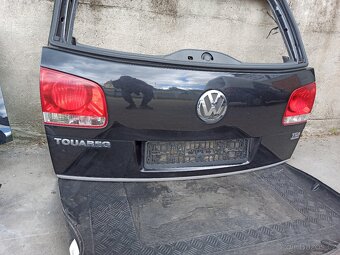 VW TOUAREG -- DVEŘE KUFRU - BEZ KOROZE - černá LC9Z - 13