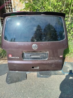 VW T5 Multivan, transportér  - páté dveře , víko kufru - 13