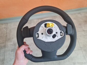 AUDI MULTIFUNKCNY VOLANT S AIRBAGOM A PADLAMI, červená niť - 13