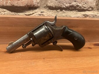 Historický revolver bulldog - 13