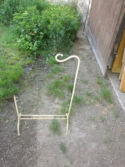 Kolíbka na panenky atipická, kov a proutí - 13