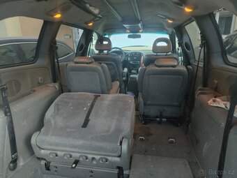 Chrysler Grand Voyager 2,8 CRD automat Stow´N Go, 7míst - 13
