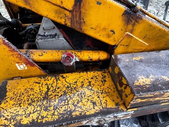 nakladač UNC 060 - 13