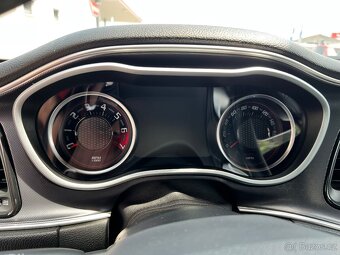 Dodge Challenger 6.4 SRT - 13