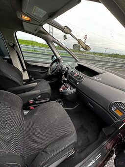 Citroen C4 Grand Picasso 1.6 Diesel - 13