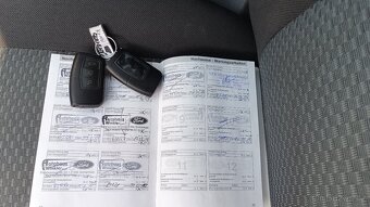 FORD FOCUS kombi 1.6i-74KW-benzín-GHIA - 13